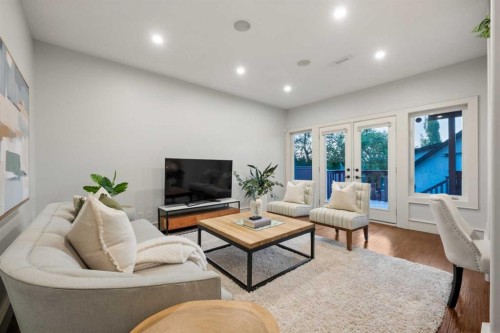 1910 29 Avenue Sw, Calgary, AB - Indoor Photo Showing Living Room