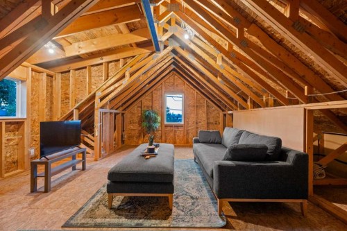 1910 29 Avenue Sw, Calgary, AB - Indoor Photo Showing Other Room