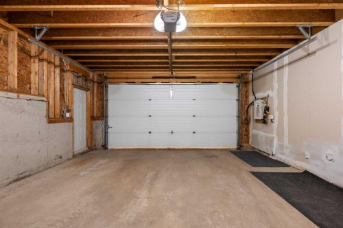 1910 29 Avenue Sw, Calgary, AB - Indoor Photo Showing Garage