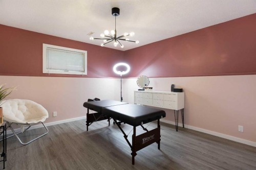 5 Shawglen Court Sw, Calgary, AB - Indoor Photo Showing Other Room
