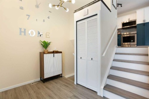 5 Shawglen Court Sw, Calgary, AB - Indoor Photo Showing Other Room