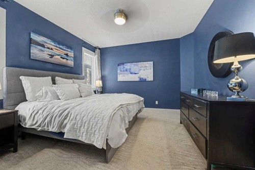 59 Evanswood Circle Nw, Calgary, AB - Indoor Photo Showing Bedroom