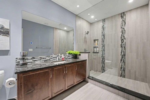 59 Evanswood Circle Nw, Calgary, AB - Indoor Photo Showing Bathroom
