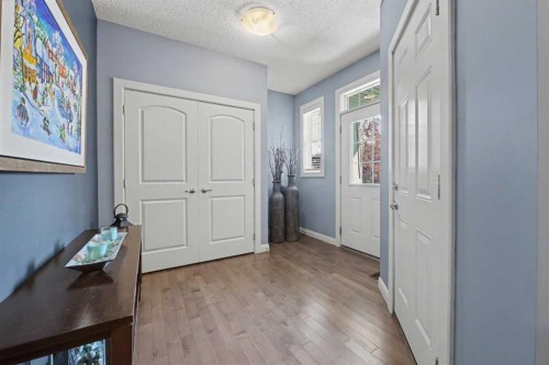 59 Evanswood Circle Nw, Calgary, AB - Indoor Photo Showing Other Room