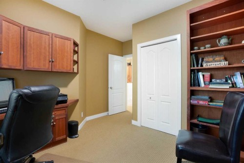 405-10 Discovery Ridge Close Sw, Calgary, AB - Indoor Photo Showing Office