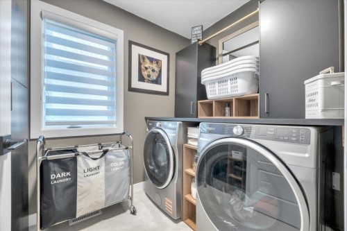 77 Versant Point Sw, Calgary, AB - Indoor Photo Showing Bedroom