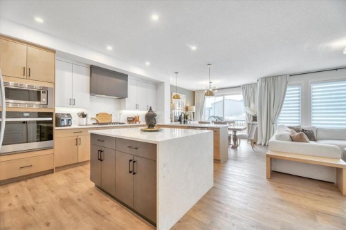 77 Versant Point Sw, Calgary, AB - Indoor Photo Showing Kitchen With Upgraded Kitchen