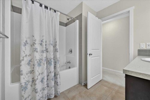 42 Nolancrest Rise Nw, Calgary, AB - Indoor Photo Showing Bathroom