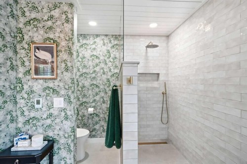 1076 Prestwick Circle Se, Calgary, AB - Indoor Photo Showing Bathroom