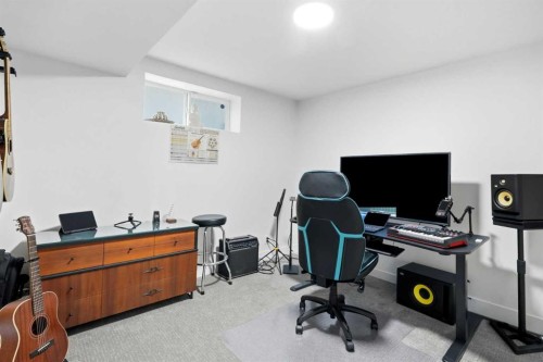 1076 Prestwick Circle Se, Calgary, AB - Indoor Photo Showing Office