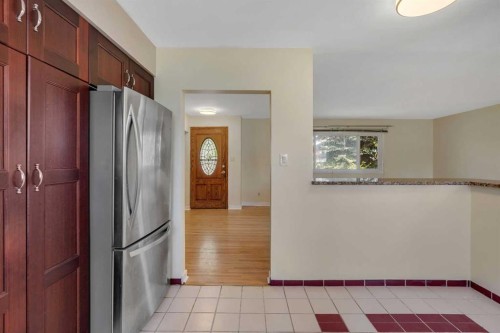 8432 Elbow Drive Sw, Calgary, AB - Indoor