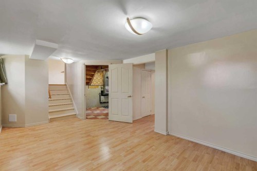 8432 Elbow Drive Sw, Calgary, AB - Indoor Photo Showing Other Room