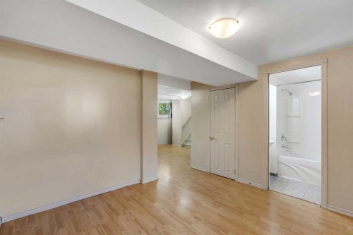 8432 Elbow Drive Sw, Calgary, AB - Indoor Photo Showing Other Room
