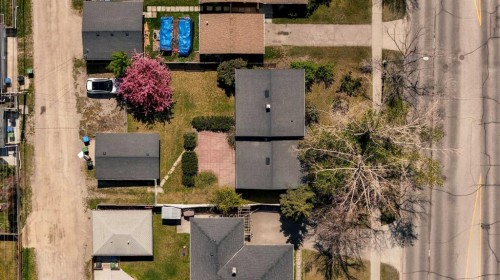 8432 Elbow Drive Sw, Calgary, AB - Outdoor