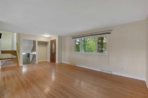 8432 Elbow Drive Sw, Calgary, AB - Indoor