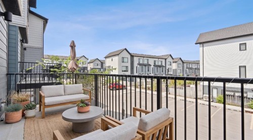 32 Evanscrest Court Nw, Calgary, AB - Outdoor With Deck Patio Veranda With Exterior