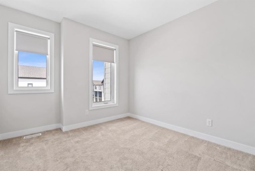 32 Evanscrest Court Nw, Calgary, AB - Indoor Photo Showing Other Room