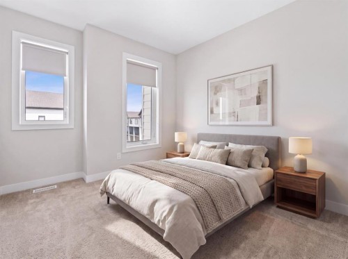 32 Evanscrest Court Nw, Calgary, AB - Indoor Photo Showing Bedroom