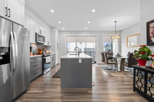 32 Evanscrest Court Nw, Calgary, AB - Indoor Photo Showing Kitchen With Stainless Steel Kitchen With Upgraded Kitchen