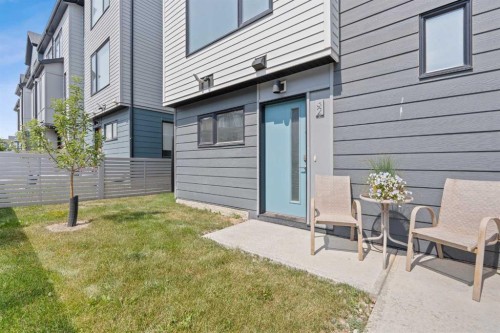 32 Evanscrest Court Nw, Calgary, AB - Outdoor With Exterior