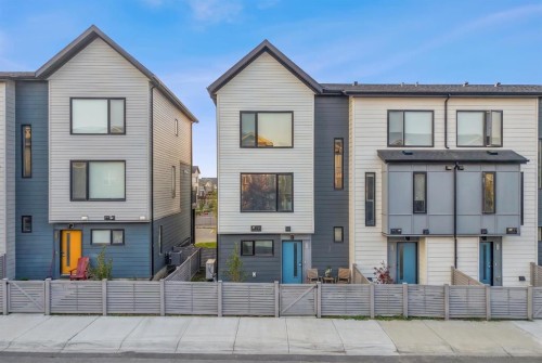 32 Evanscrest Court Nw, Calgary, AB - Outdoor With Facade