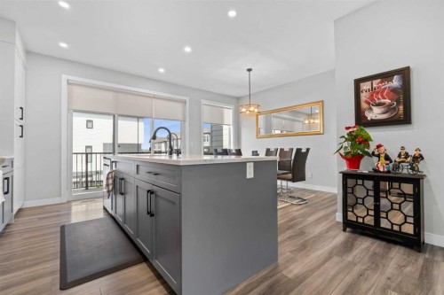 32 Evanscrest Court Nw, Calgary, AB - Indoor Photo Showing Kitchen