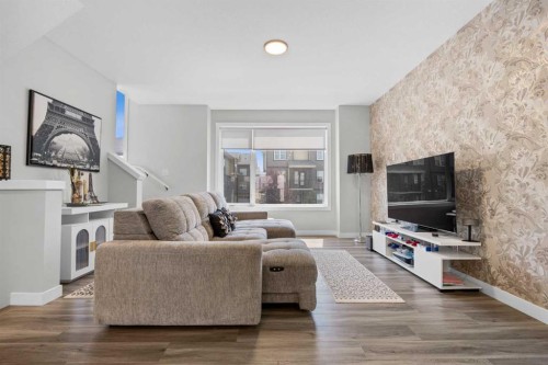 32 Evanscrest Court Nw, Calgary, AB - Indoor Photo Showing Living Room