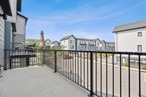 32 Evanscrest Court Nw, Calgary, AB - Outdoor With Exterior