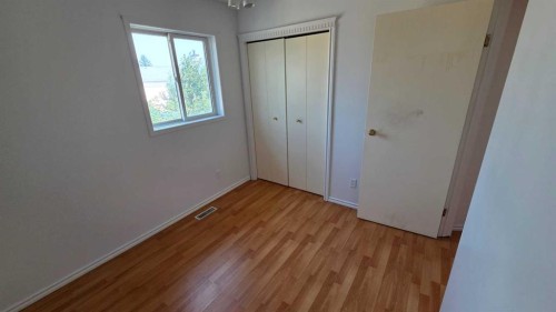 155 Applefield Close Se, Calgary, AB - Indoor Photo Showing Other Room