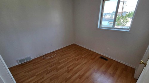 155 Applefield Close Se, Calgary, AB - Indoor Photo Showing Other Room