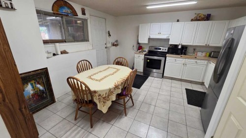155 Applefield Close Se, Calgary, AB - Indoor