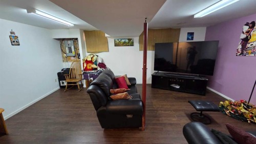 155 Applefield Close Se, Calgary, AB - Indoor