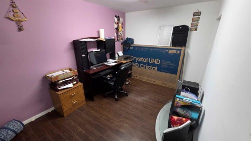 155 Applefield Close Se, Calgary, AB - Indoor