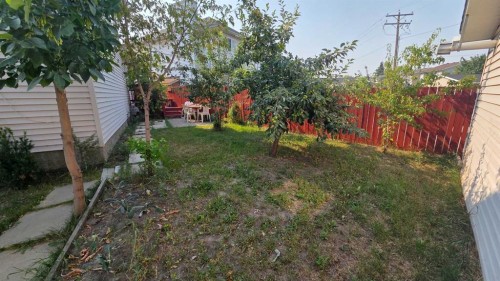 155 Applefield Close Se, Calgary, AB - Outdoor