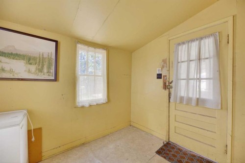 1701 18 Avenue, Didsbury, AB - Indoor Photo Showing Other Room