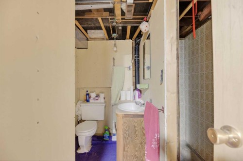 1701 18 Avenue, Didsbury, AB - Indoor Photo Showing Other Room