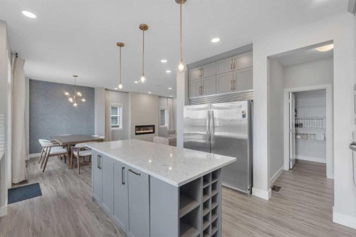 81 Carringvue Manor Nw, Calgary, AB - Indoor Photo Showing Kitchen With Upgraded Kitchen