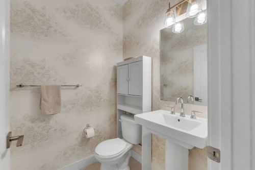 81 Carringvue Manor Nw, Calgary, AB - Indoor Photo Showing Bathroom