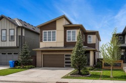 81 Carringvue Manor NWCalgary, AB T3P 1L7