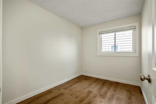 610 Strathcona Drive Sw, Calgary, AB - Indoor Photo Showing Other Room