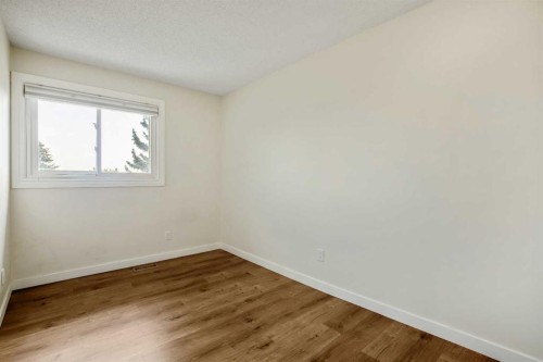 610 Strathcona Drive Sw, Calgary, AB - Indoor Photo Showing Other Room