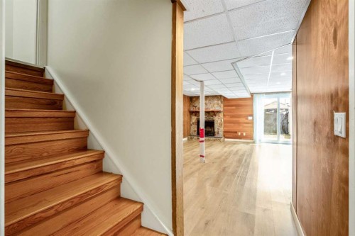610 Strathcona Drive Sw, Calgary, AB - Indoor Photo Showing Other Room