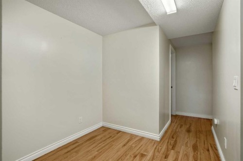 610 Strathcona Drive Sw, Calgary, AB - Indoor Photo Showing Other Room
