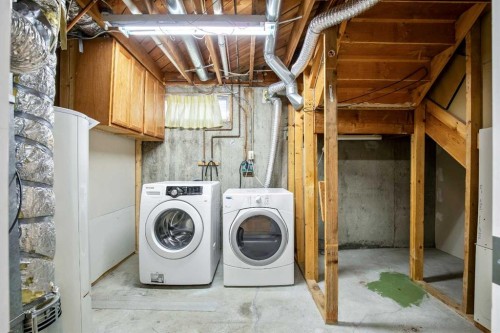 610 Strathcona Drive Sw, Calgary, AB - Indoor Photo Showing Laundry Room