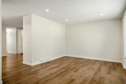 610 Strathcona Drive Sw, Calgary, AB - Indoor Photo Showing Other Room