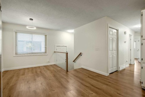 610 Strathcona Drive Sw, Calgary, AB - Indoor Photo Showing Other Room