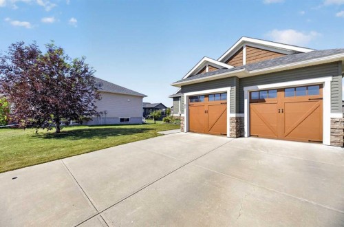 82 Briegel Road, Olds, AB - Outdoor