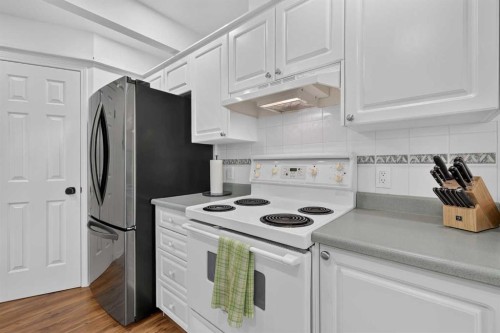 37 Beddington Gardens Ne, Calgary, AB - Indoor Photo Showing Kitchen