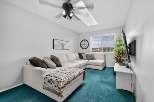 37 Beddington Gardens Ne, Calgary, AB - Indoor