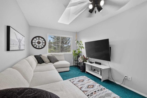 37 Beddington Gardens Ne, Calgary, AB - Indoor Photo Showing Living Room